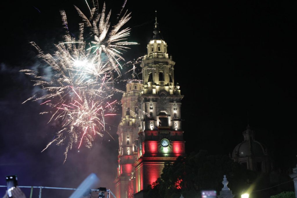 Morelia celebra su 484 aniversario con música y fiesta