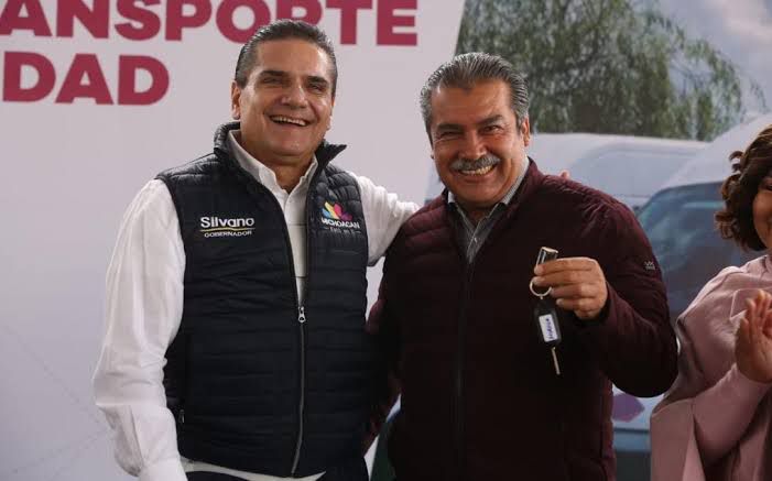 Desde las sombras, Silvano Aureoles arropa a Raúl Morón con miras al 2027