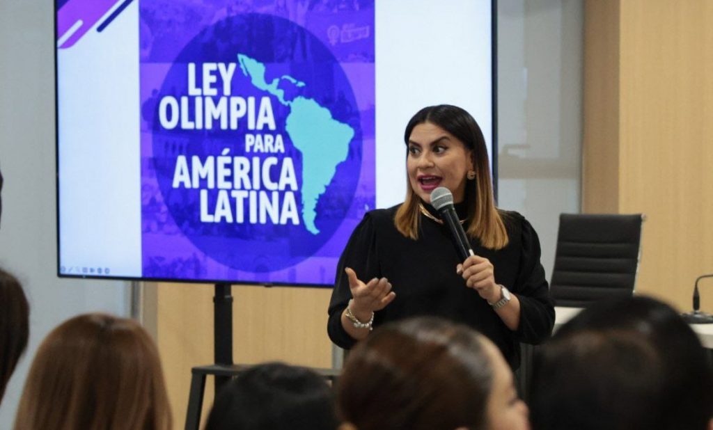 Presenta Olimpia Coral charla contra violencia digital en Morelia