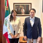 Mientras la educación colapsa en Michoacán, Gaby Molina se va de gira