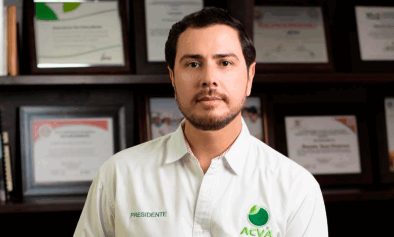 Asesin•n a líder limonero en Apatzingán