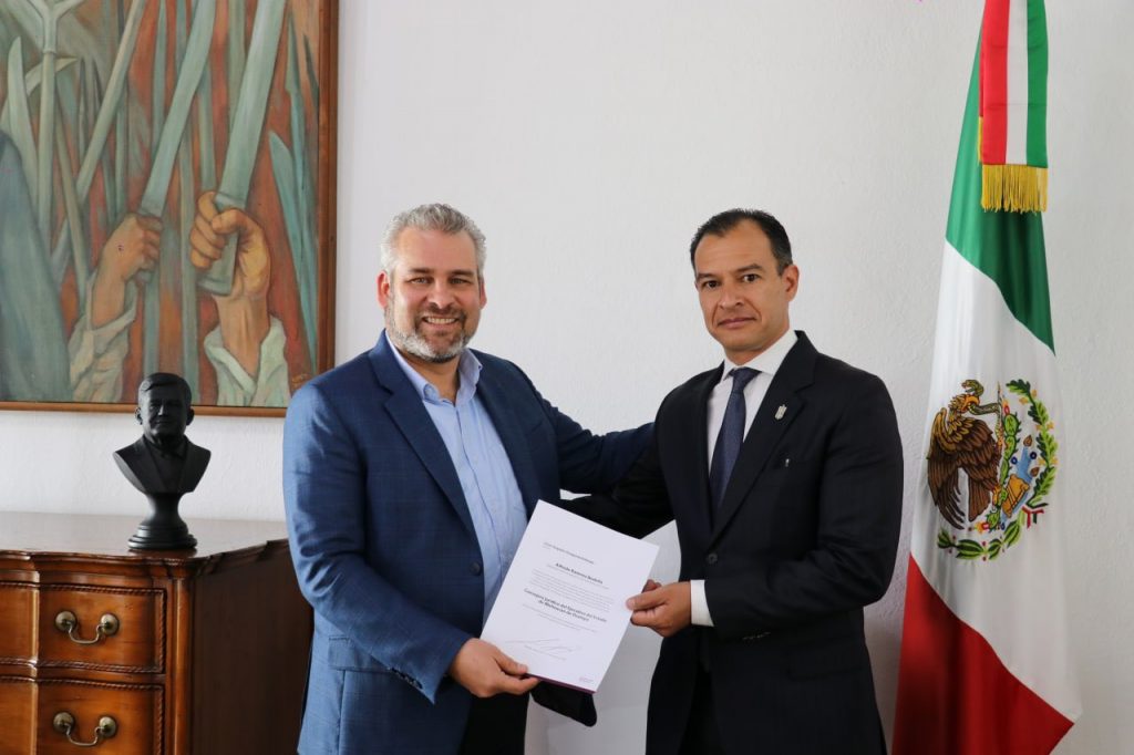 Propiedades y autos de lujo: el sello del círculo de Bedolla en Michoacán